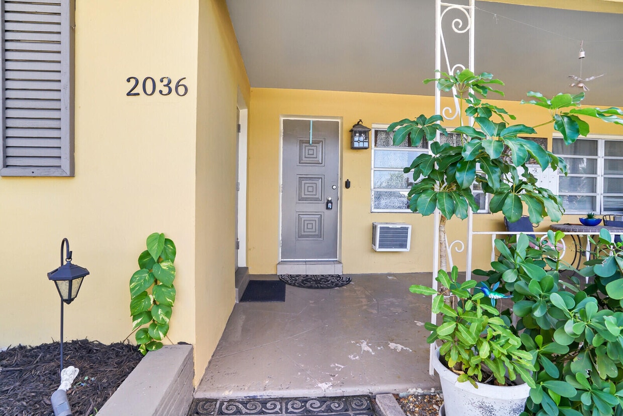 2036 NE 26th St, Wilton Manors, FL 33305 Townhome Rentals in Wilton Manors FL