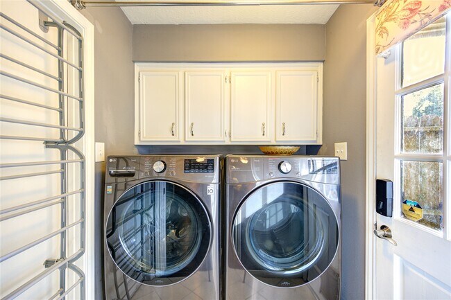 Foto del edificio - 22526 Cove Hollow Dr