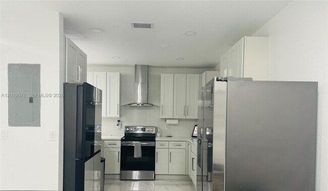 Building Photo - 13361 SW 143rd Terrace