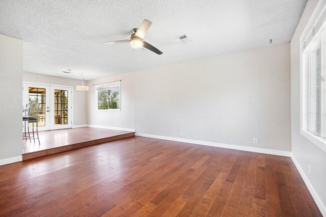 Building Photo - Beautiful Home w/ Panoramic Views!!  (Lake California)