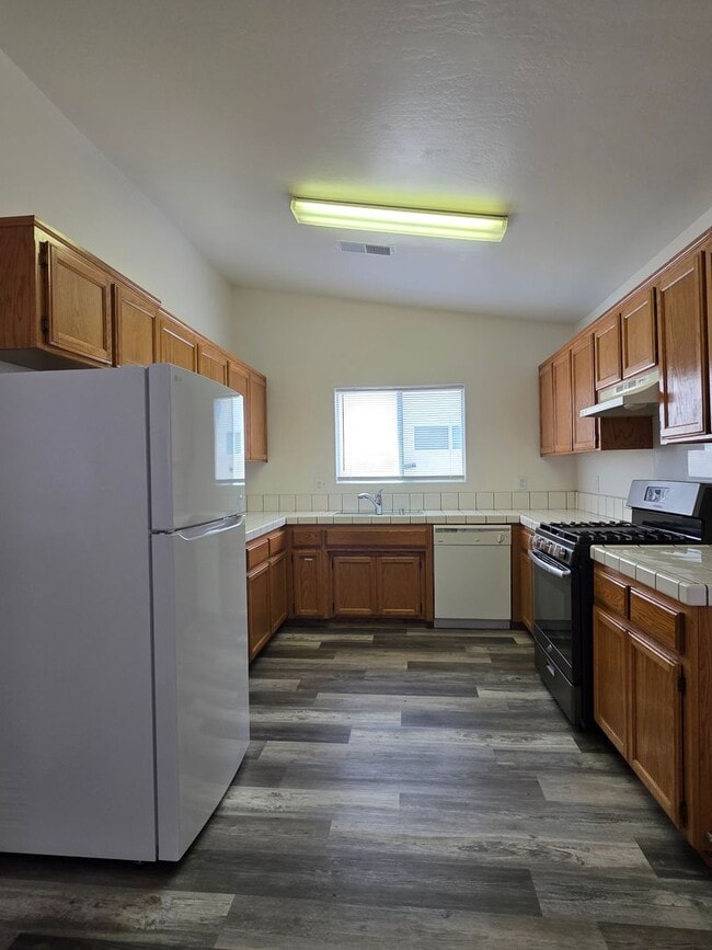 Building Photo - 1305 Quartz Hill Rd