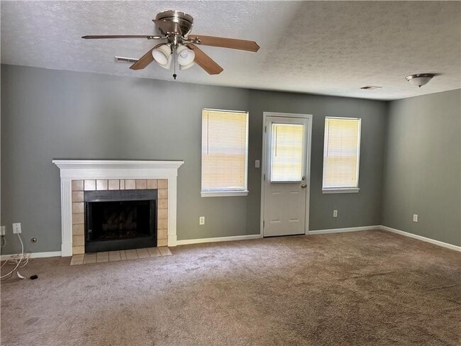Building Photo - 6450 River Park Dr