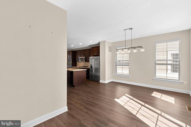 Foto del edificio - 22890 Oakgrove Rd