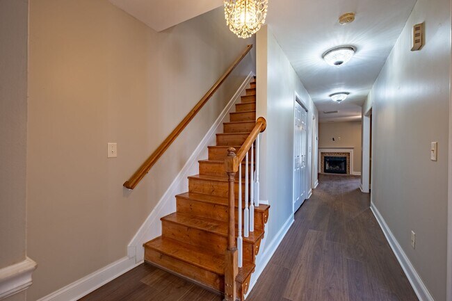 Foto del edificio - Private 2BR Townhome with Two En-Suite Bathrooms