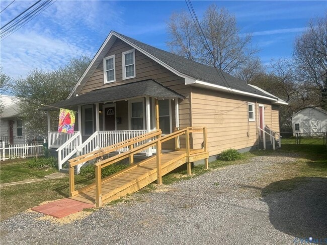 Building Photo - 5 N Oak Ave