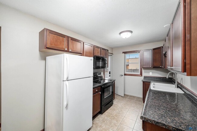 Main kitchen - 3209 S Norton Ave