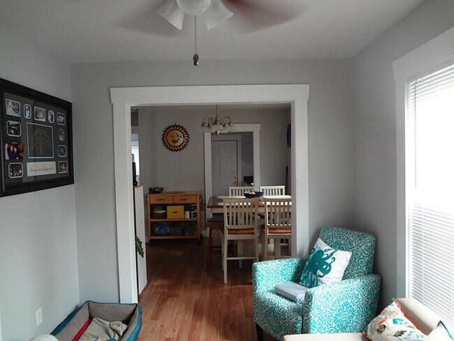 Foto del edificio - 1106 Mathis St