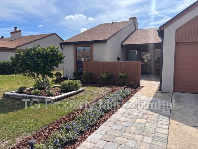 Building Photo - 7823 Fawn Brook Cir E