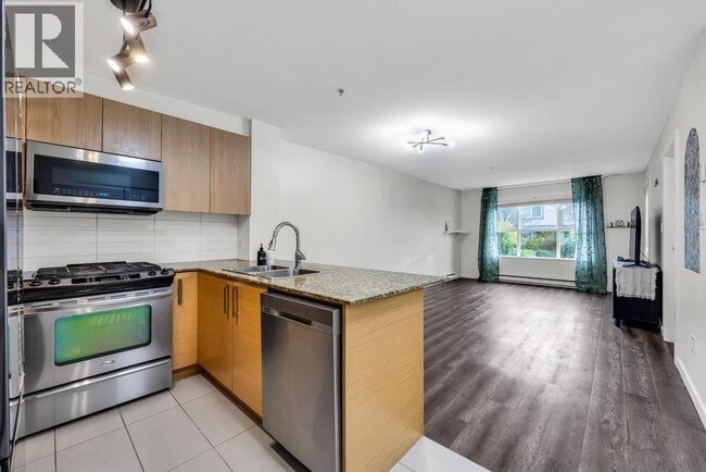 Building Photo - 5889 Irmin St