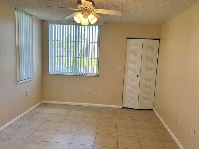 Building Photo - 7904 Sonoma Springs Cir