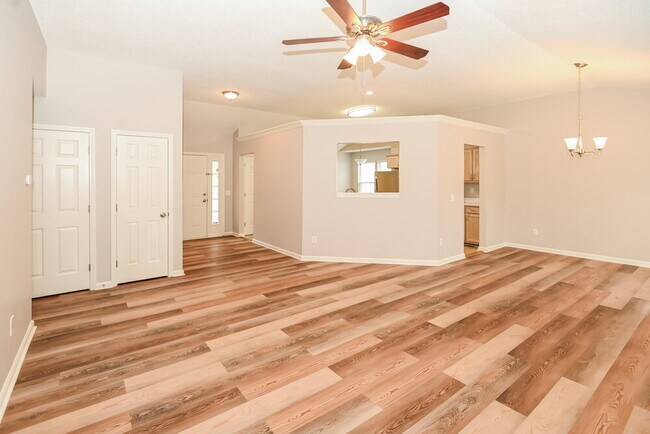 Building Photo - 11620 Long Forest Dr
