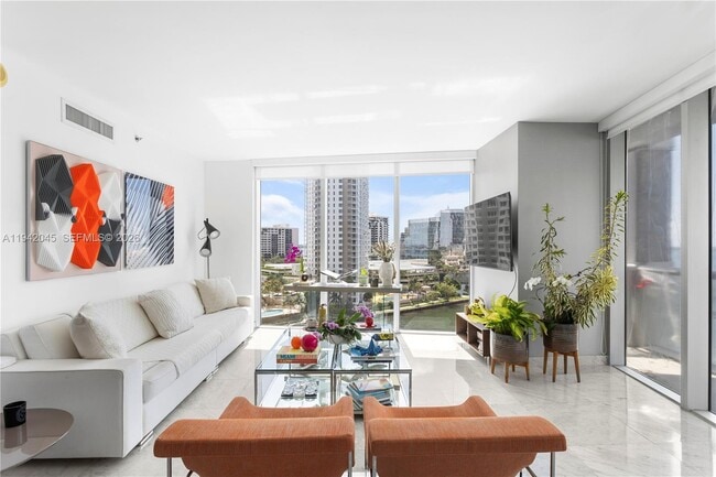 Foto del edificio - 495 Brickell Ave