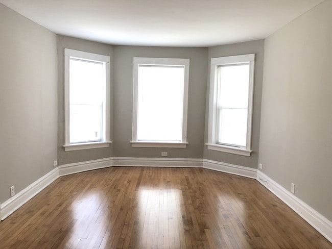 Building Photo - 2637 W Iowa St