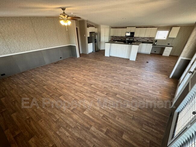 Foto del edificio - 7608 Leanne St NE