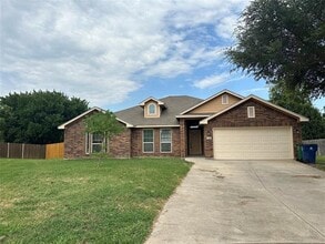 Building Photo - 1100 Switchgrass Ln
