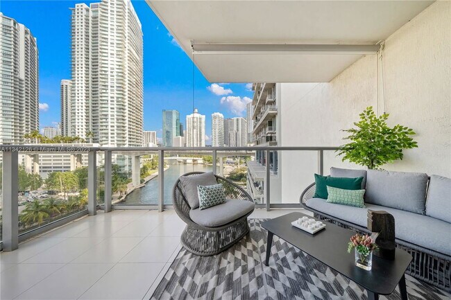 Foto del edificio - 185 SW 7th St