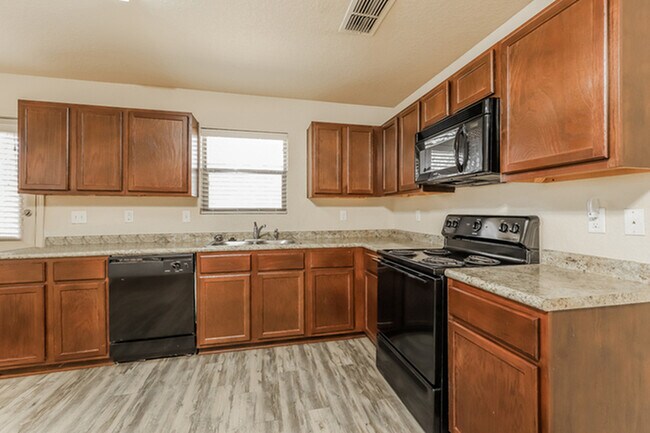 Foto del edificio - 7002 Heathers Way