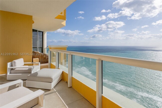 Building Photo - 17875 Collins Ave