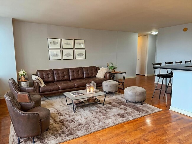 Foto del edificio - 655 W Irving Park Rd