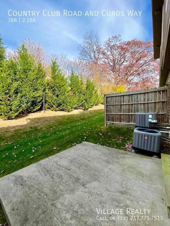 Foto del edificio - 705 Country Club Rd