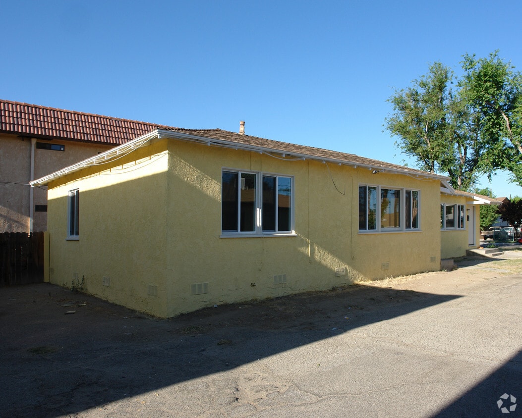 Building Photo - 44734 Gadsden Ave