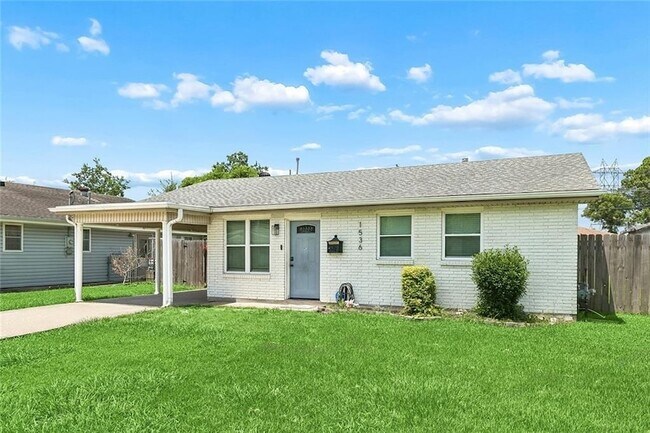 Foto del edificio - 1536 Redwood Dr