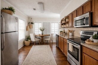 Building Photo - 608 Avondale St