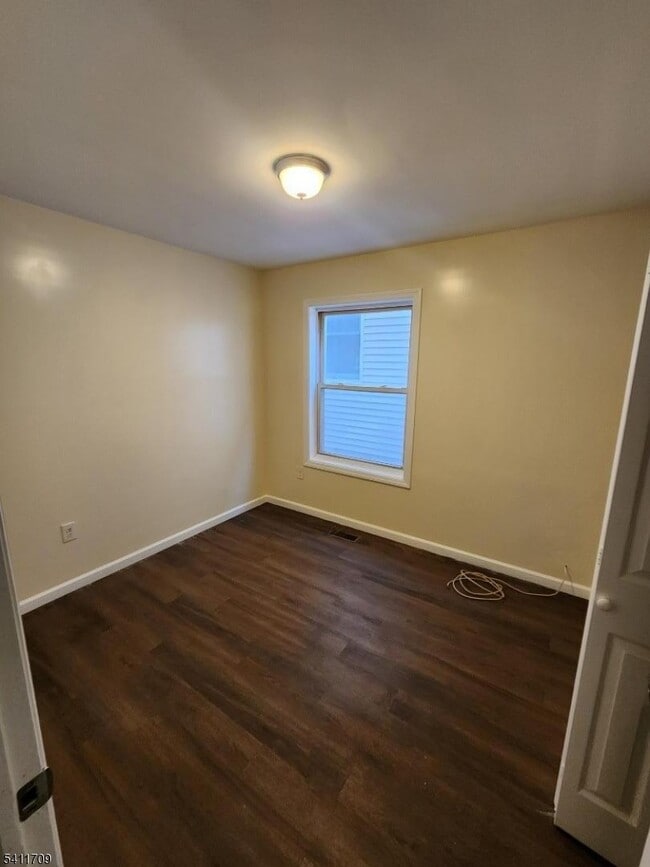 Foto del edificio - 144 Warren St