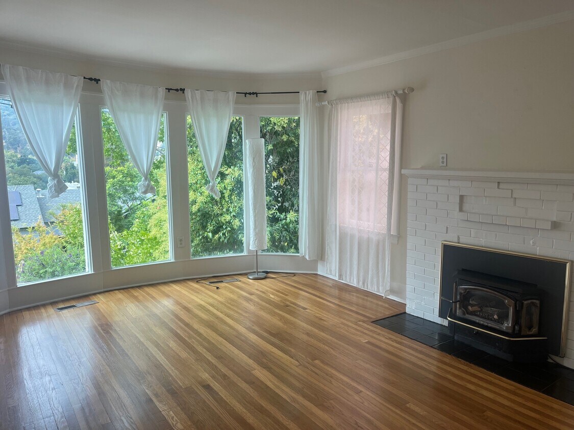 Foto principal - 1145 Grandview Dr