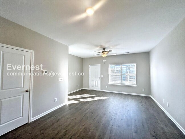 Foto del edificio - 223 Tara Ct