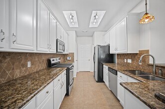 Building Photo - 36 Ledgestone Pl