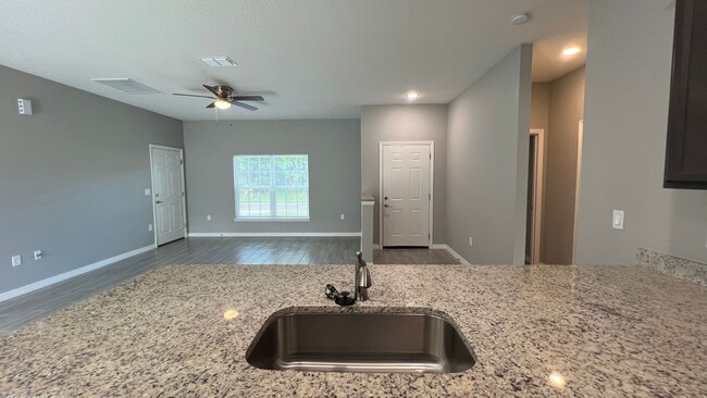 Building Photo - Charming 3 Bed/2 Bath Home in Palm Bay!!!
