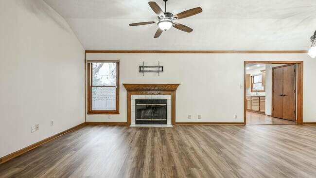 Foto del edificio - 1108 Redwood Dr