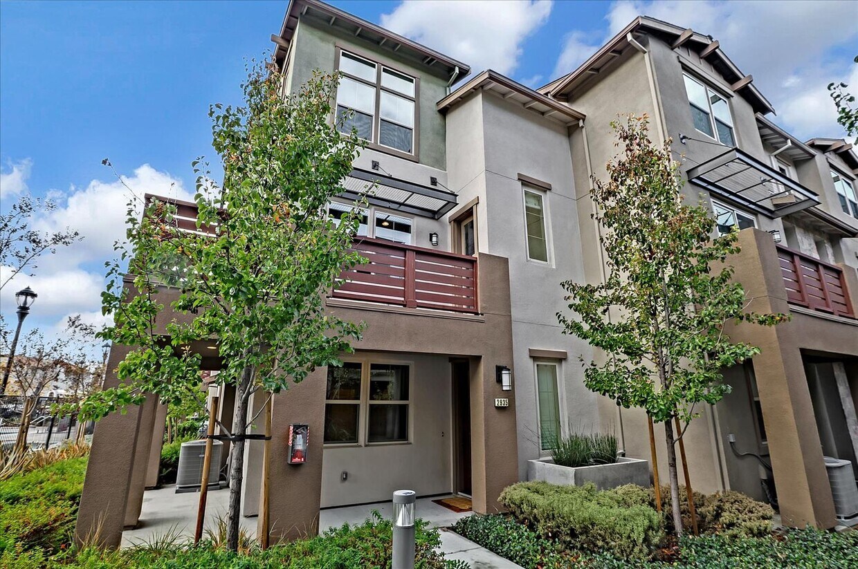 Foto principal - Luxury 4 Bedroom Townhouse