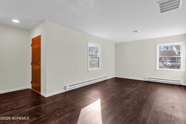 Foto del edificio - 110 Lexington Blvd