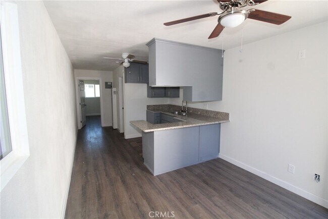 Foto del edificio - 705 N Anaheim Blvd