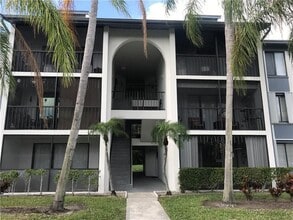 Building Photo - 1009 Green Pine Blvd