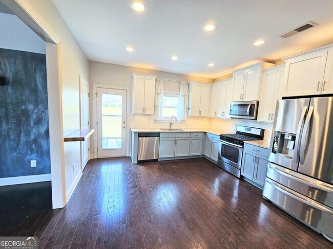 Foto del edificio - 821 Westmoreland Circle Northwest