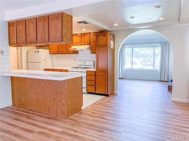 Foto del edificio - 5745 Primrose Ave