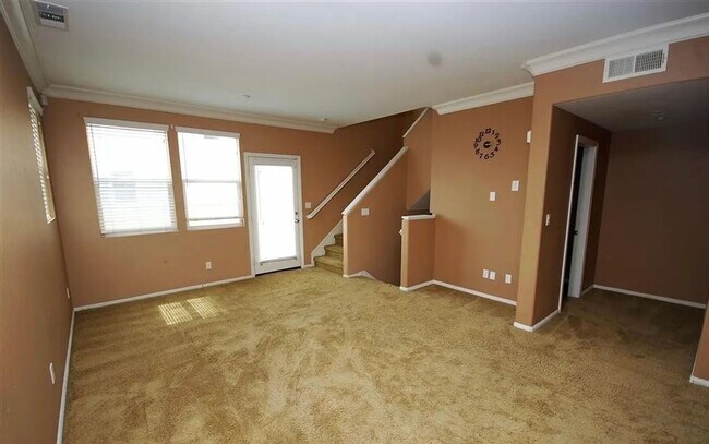 Building Photo - 2 br, 2.5 bath House - 750 Paradise Way
