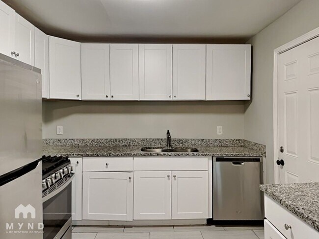 Building Photo - 2715 Carriage Ln