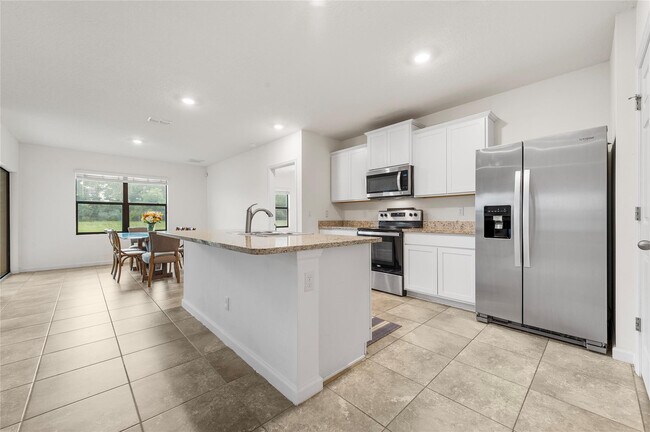 Foto del edificio - 6295 NW Regent St