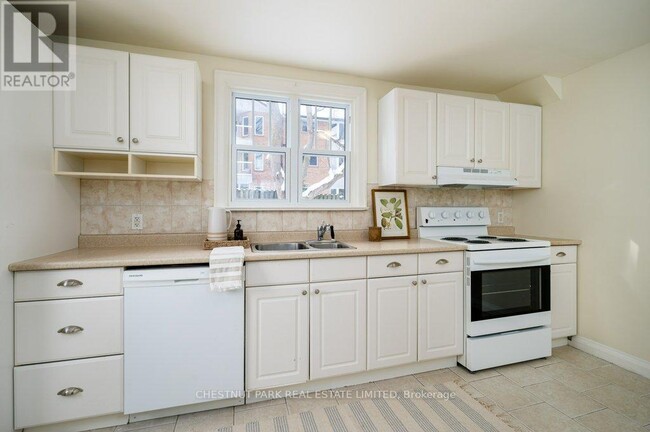 Building Photo - 31 Washburn St