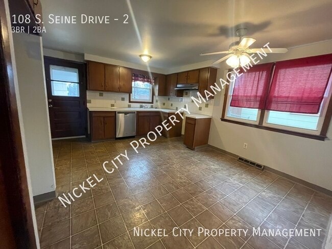 Building Photo - 108 S Seine Dr