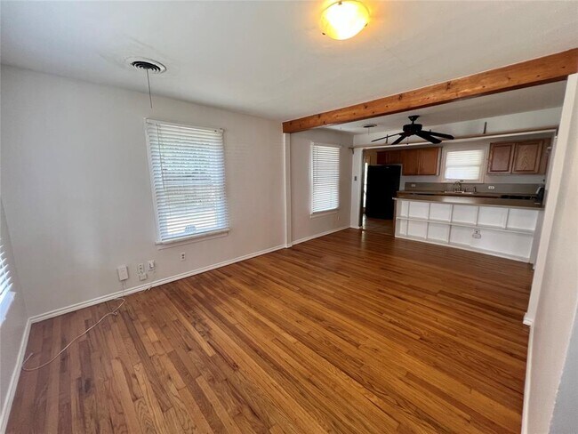 Foto del edificio - 5511 Clay Ave