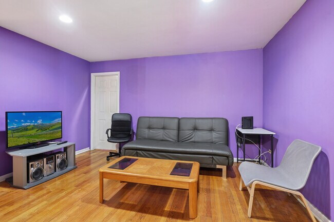 Foto del edificio - 2147 Ridge Ave
