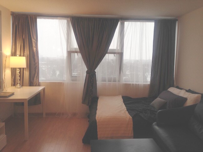 Foto del edificio - 7234 W North Ave