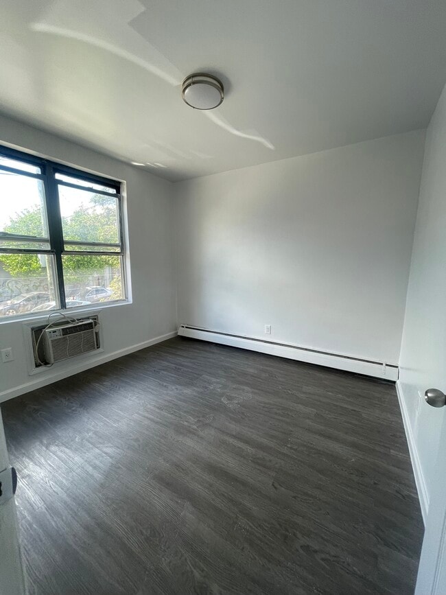 Bedroom - 32-35 61st St