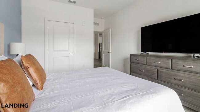 Foto del edificio - 12525 Tibbets Ln