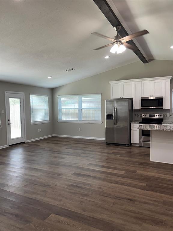 Foto del edificio - 15815 Whipple Tree Dr
